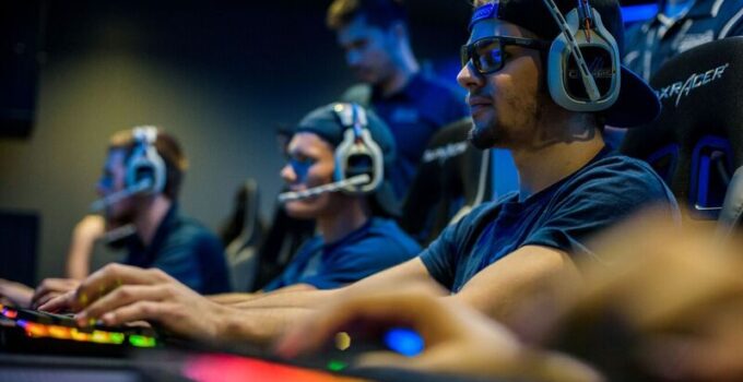 How Do Esports Gamers Practice And Get Better – 2022 Guide