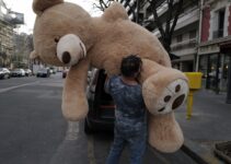 Will A Giant Teddy Bear A Good Gift This New Year?