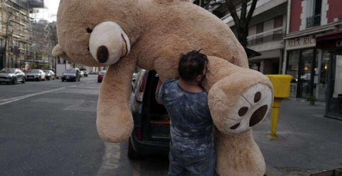 Will A Giant Teddy Bear A Good Gift This New Year?