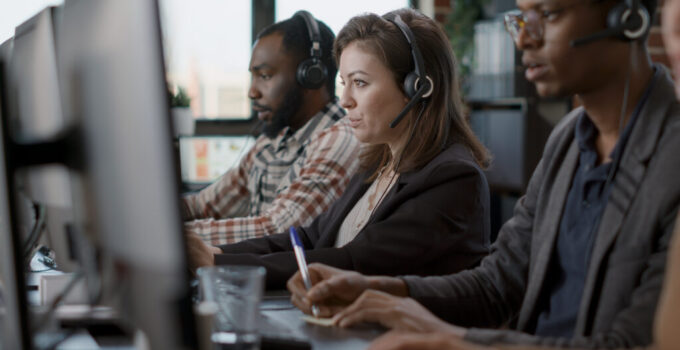 Buyer’s Guide On Inbound Call Center Solutions: Best Tips