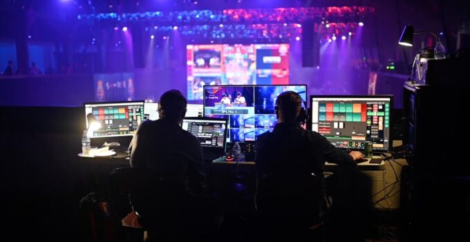 Captivating Audiences ─ Harnessing the Power of New Media in Esports Broadcasting